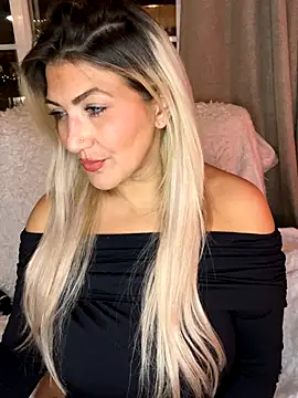 LittleMissEeve online show from 12-17-25, 01:55