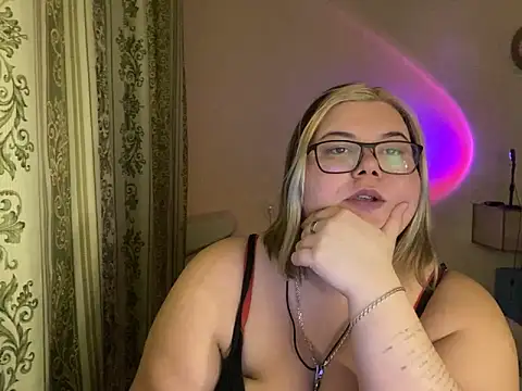 Kira Magni online show from 01-26-25, 02:19