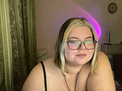 Kira Magni online show from 01-26-25, 08:34