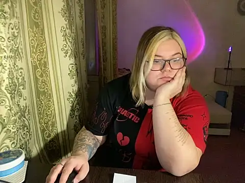 Kira Magni online show from 02-04-25, 03:15