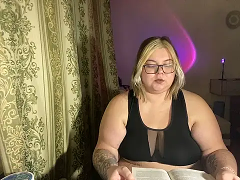 Kira Magni online show from 02-07-25, 05:18