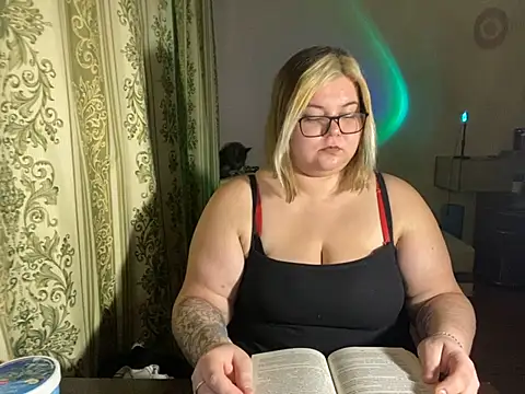 Kira Magni online show from 02-09-25, 04:29