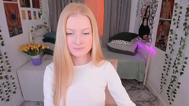 Snapshot of Laly_Peach chatting on 02-23-25, 07:17 Laly Peach online show from 02-23-25, 07:17