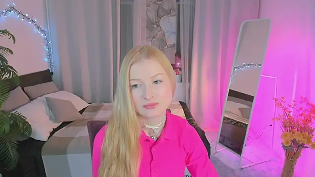 Snapshot of Laly_Peach chatting on 03-15-25, 04:43 Laly Peach online show from 03-15-25, 04:43