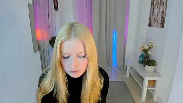 Snapshot of Laly_Peach chatting on 09-17-25, 11:34 Laly Peach online show from 09-17-25, 11:34