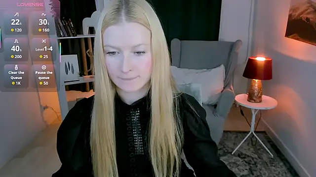 Snapshot of Laly_Peach chatting on 11-03-25, 11:00 Laly Peach online show from 11-03-25, 11:00