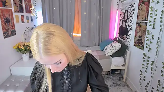 Snapshot of Laly_Peach chatting on 11-09-25, 11:41 Laly Peach online show from 11-09-25, 11:41