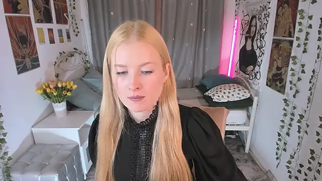 Snapshot of Laly_Peach chatting on 11-11-25, 03:56 Laly Peach online show from 11-11-25, 03:56