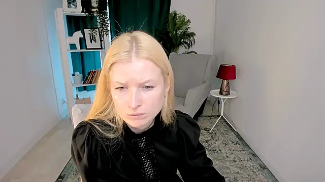 Laly Peach online show from 07-30-26, 06:34