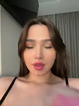 Snapshot of stefannichka chatting on 12-17-24, 12:34 stefannichka online show from 12-17-24, 12:34