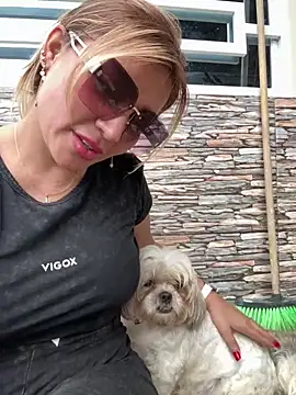 Snapshot of DIANITA_1988 chatting on 01-01-25, 06:49 DIANITA 1988 online show from 01-01-25, 06:49