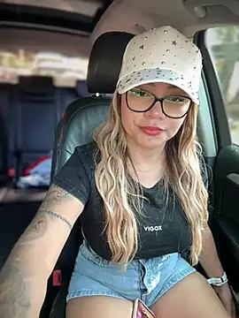 Snapshot of DIANITA_1988 chatting on 01-19-25, 07:58 DIANITA 1988 online show from 01-19-25, 07:58