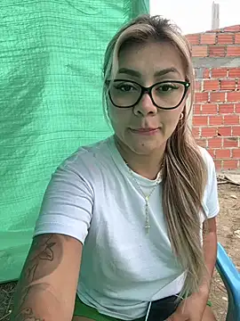 Snapshot of DIANITA_1988 chatting on 03-13-25, 06:34 DIANITA 1988 online show from 03-13-25, 06:34