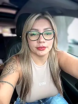 Snapshot of DIANITA_1988 chatting on 09-09-25, 06:07 DIANITA 1988 online show from 09-09-25, 06:07