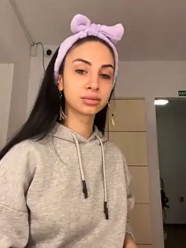 Snapshot of MeganHopeX chatting on 12-24-24, 05:38 MeganHopeX online show from 12-24-24, 05:38