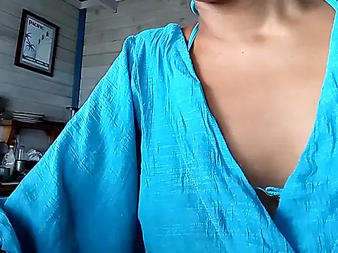 Snapshot of Luna-Natural chatting on 02-22-25, 03:58 Luna-Natural online show from 02-22-25, 03:58