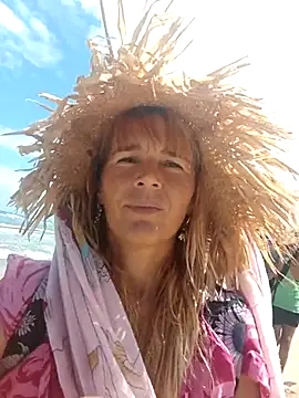 Snapshot of Luna-Natural chatting on 02-27-25, 05:47 Luna-Natural online show from 02-27-25, 05:47