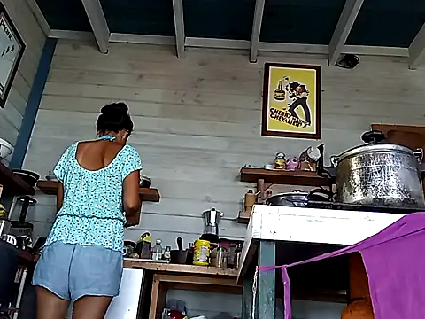 Snapshot of Luna-Natural chatting on 03-08-25, 07:31 Luna-Natural online show from 03-08-25, 07:31