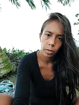 Snapshot of Luna-Natural chatting on 10-22-25, 09:14 Luna-Natural online show from 10-22-25, 09:14