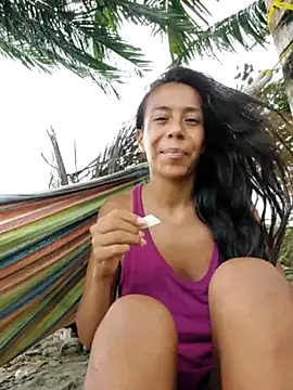 Snapshot of Luna-Natural chatting on 10-27-25, 04:00 Luna-Natural online show from 10-27-25, 04:00