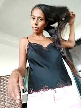 Snapshot of Luna-Natural chatting on 12-13-25, 08:36 Luna-Natural online show from 12-13-25, 08:36