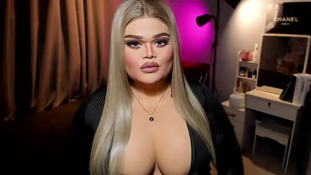 Snapshot of KarolinaThompson chatting on 12-03-24, 09:45 KarolinaThompson online show from 12-03-24, 09:45