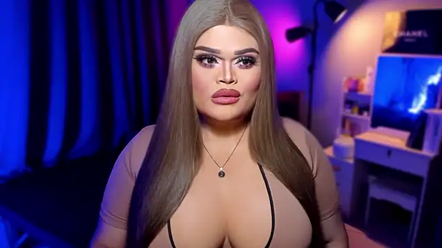 Snapshot of KarolinaThompson chatting on 12-08-24, 07:43 KarolinaThompson online show from 12-08-24, 07:43