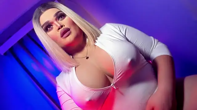 Snapshot of KarolinaThompson chatting on 03-22-25, 09:13 KarolinaThompson online show from 03-22-25, 09:13