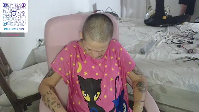 moon cat85 online show from 02-06-25, 08:34