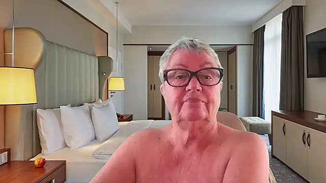Snapshot of GrannyChrissy68 chatting on 06-09-26, 01:23 GrannyChrissy68 online show from 06-09-26, 01:23