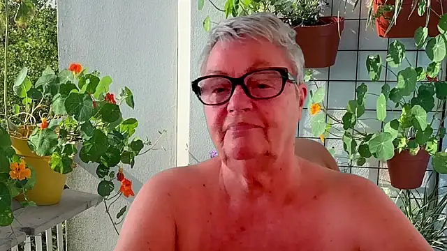Snapshot of GrannyChrissy68 chatting on 07-06-26, 01:52 GrannyChrissy68 online show from 07-06-26, 01:52