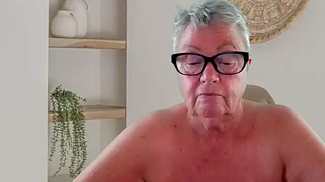 Snapshot of GrannyChrissy68 chatting on 07-09-26, 04:44 GrannyChrissy68 online show from 07-09-26, 04:44