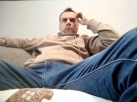 grzes19763 online show from 12-23-25, 09:51