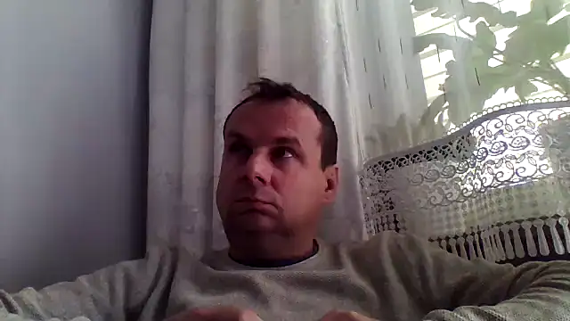 Snapshot of grzes19763 chatting on 06-15-26, 08:27 grzes19763 online show from 06-15-26, 08:27