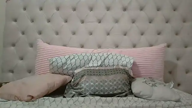 beautylovess online show from 12-18-25, 03:29