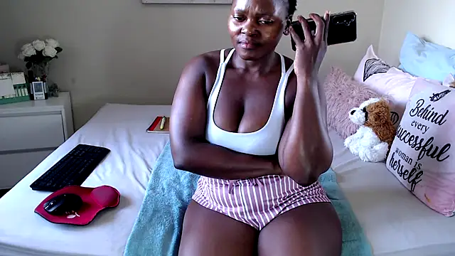 Snapshot of FitSelina66 chatting on 05-11-26, 01:17 FitSelina66 online show from 05-11-26, 01:17