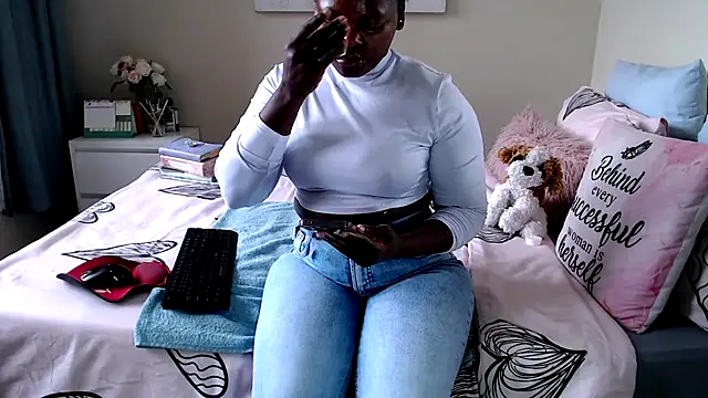 Snapshot of FitSelina66 chatting on 07-11-26, 08:39 FitSelina66 online show from 07-11-26, 08:39