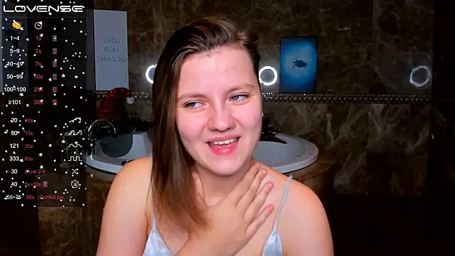 Snapshot of MelindaTin chatting on 12-14-24, 04:01 MelindaTin online show from 12-14-24, 04:01