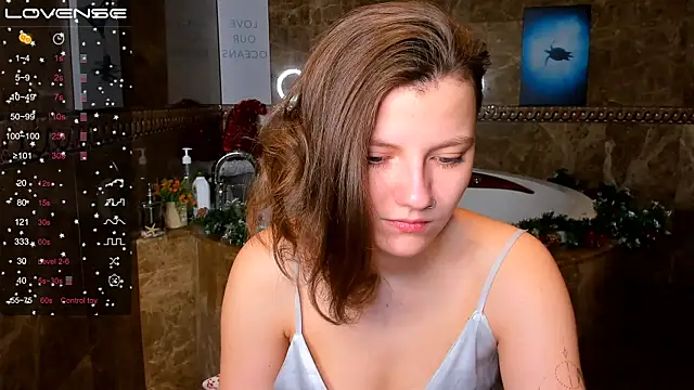 Snapshot of MelindaTin chatting on 01-22-25, 01:31 MelindaTin online show from 01-22-25, 01:31