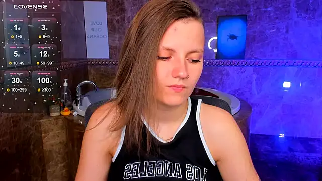 MelindaTin online show from 07-12-26, 01:40