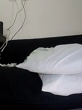 Snapshot of estrella_tasty chatting on 02-01-26, 02:59 estrella tasty online show from 02-01-26, 02:59