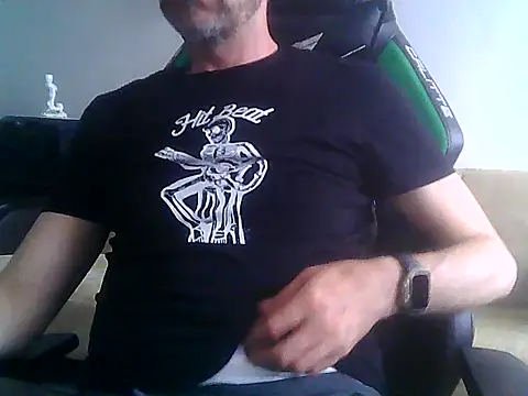 Snapshot of boran34 chatting on 05-11-26, 04:04 boran34 online show from 05-11-26, 04:04