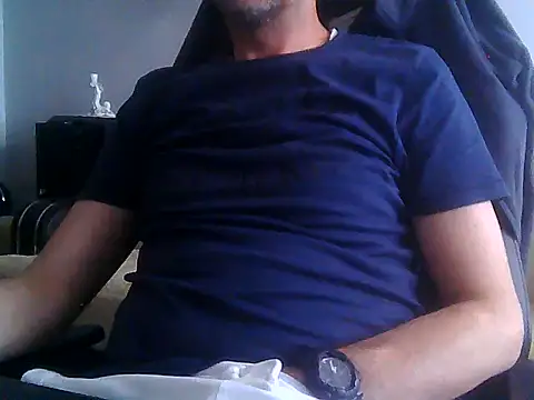 Snapshot of boran34 chatting on 06-16-26, 04:31 boran34 online show from 06-16-26, 04:31