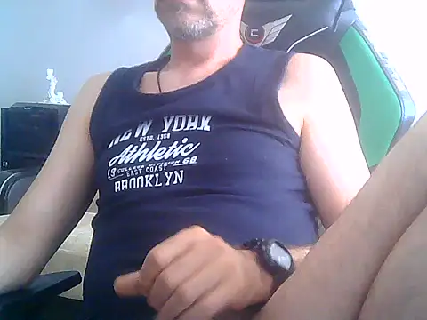 Snapshot of boran34 chatting on 07-11-26, 09:45 boran34 online show from 07-11-26, 09:45