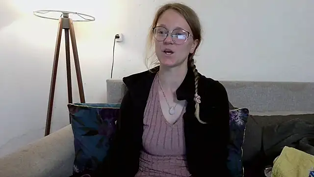 little-leni online show from 04-11-26, 08:46