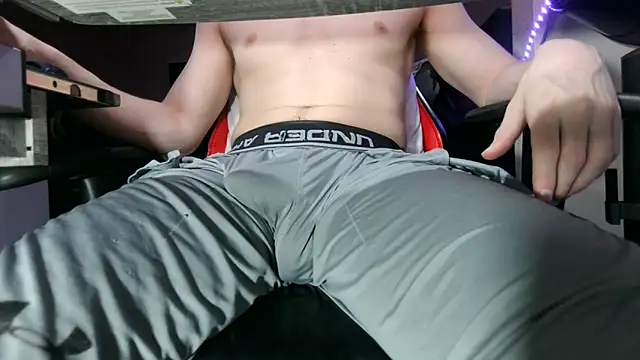 Snapshot of Dick_and_muscles chatting on 06-03-26, 08:39 Dick and muscles online show from 06-03-26, 08:39