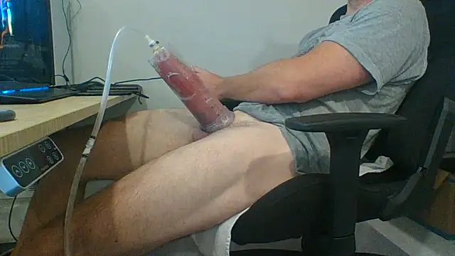 Snapshot of Bloopers66 chatting on 07-15-26, 02:06 Bloopers66 online show from 07-15-26, 02:06