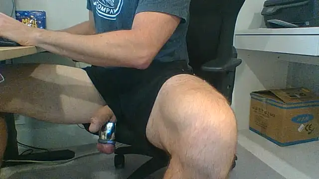 Snapshot of Bloopers66 chatting on 07-21-26, 01:24 Bloopers66 online show from 07-21-26, 01:24