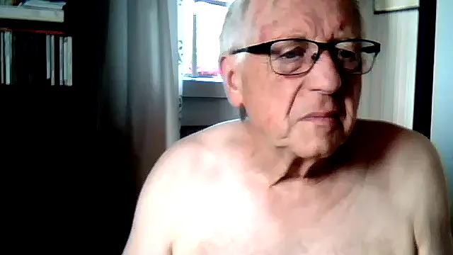 Snapshot of johnjohn622662 chatting on 07-05-26, 08:10 johnjohn622662 online show from 07-05-26, 08:10