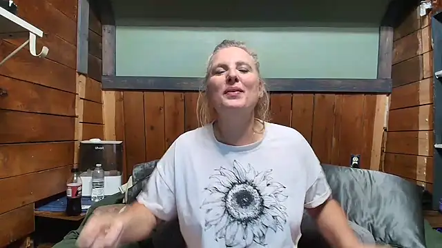 lisaxlovexxx online show from 05-12-26, 05:32